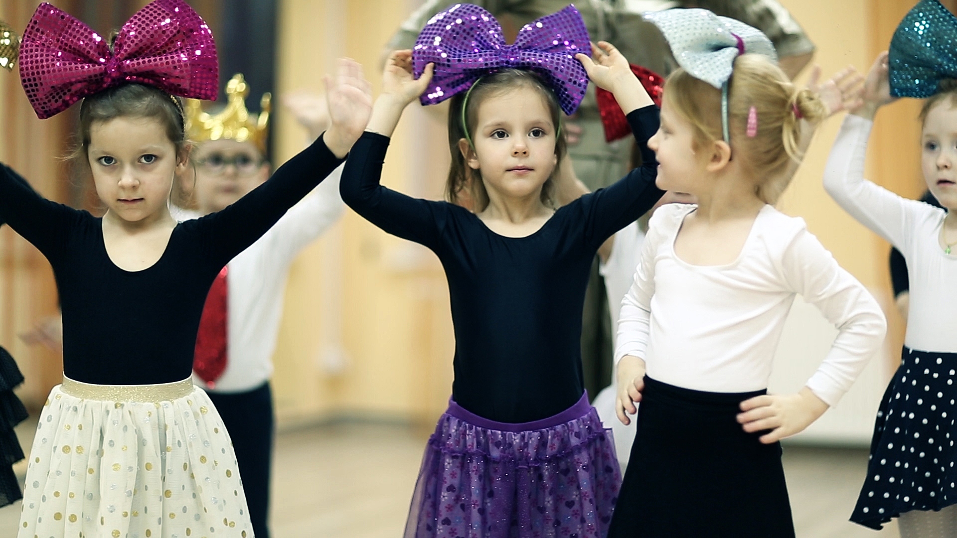 Занятия танцами для детей в Советском районе| Студия DanceFly